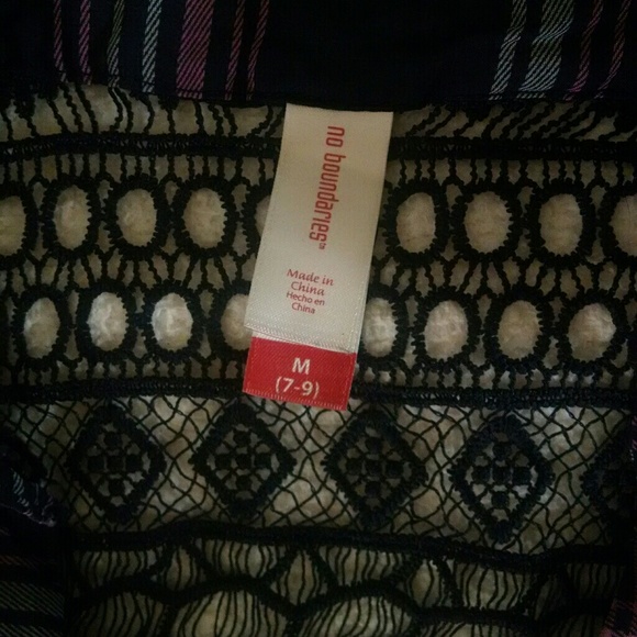 No boundaries shirt - Picture 3 of 4